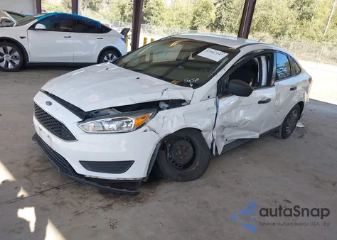 2017 Ford Focus S z USA, uszkodzony, nr VIN 1FADP3E25HL266347